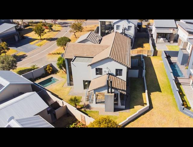 4 BEDROOM PROPERTY TO RENT IN COPPERLEAF ESTATE